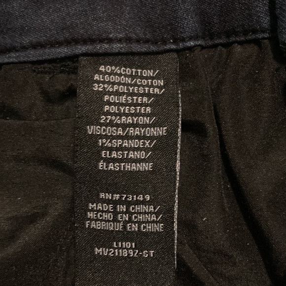 ONE 5 ONE blue jeans size 10 slightly flared. 40% cotton 32% polyester 27% rayon - Picture 6 of 11